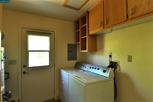 9687 Manzanita Way, Coulterville CA: https://media.crmls.org/mediaz/3cbe3947-9998-45d3-9d24-a74dfe110559.jpg