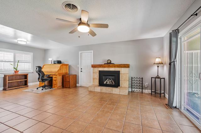 2701 Warwick Lane, Modesto CA: https://media.crmls.org/mediaz/3cbe4a5b-8ae2-4ab2-8385-b37f582ddda9.jpg