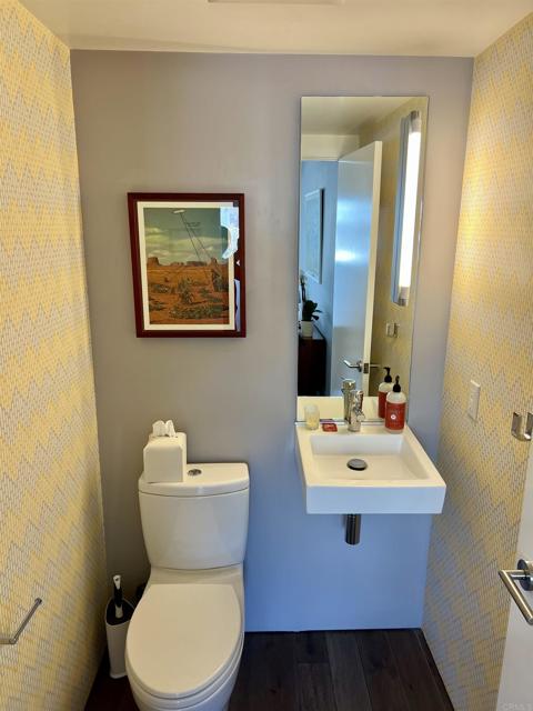 Detail Gallery Image 15 of 26 For 2851 N Buzz Ct, Los Angeles,  CA 90039 - 2 Beds | 2/1 Baths