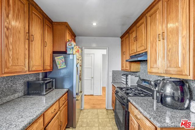 1616 W 108th Street, Los Angeles CA: https://media.crmls.org/mediaz/3cbf2b54-6e72-48a2-9bef-03b33d3fa4b3.jpg