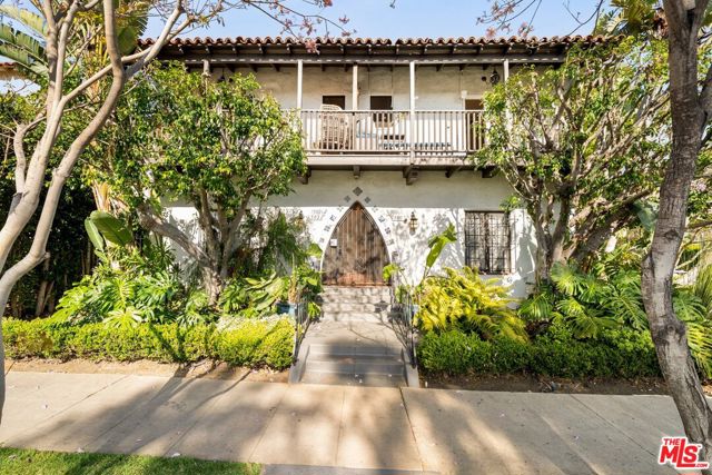 500 N Genesee Avenue, Los Angeles CA: https://media.crmls.org/mediaz/3cbf628a-2d95-4898-9d9a-de117b812c89.jpg