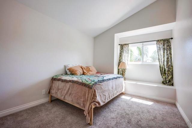 40037 Amberley Cir, Temecula CA: https://media.crmls.org/mediaz/3cbfe4d7-a2ac-4b47-8249-7250e5821948.jpg