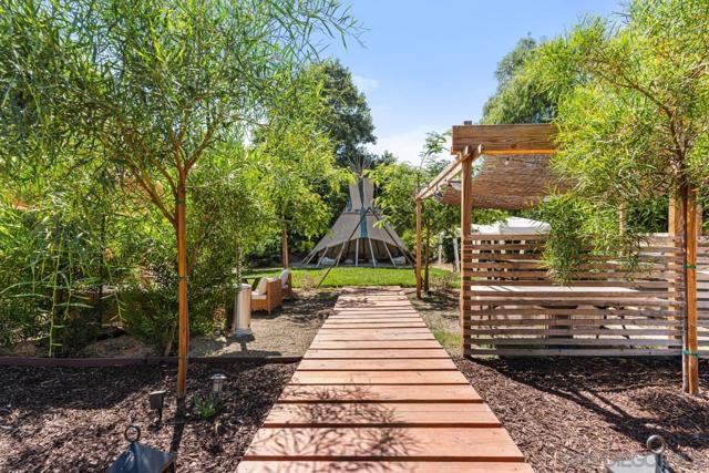 18940 Littlefield Lane, Valley Center CA: https://media.crmls.org/mediaz/3cc0367f-3d9d-4333-8796-78ddde556deb.jpg