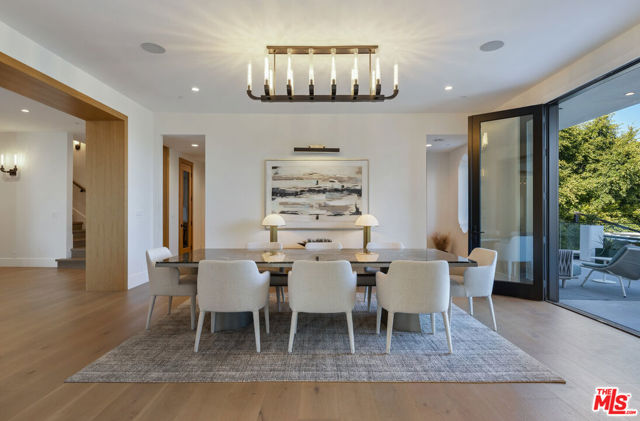 7052 Dume Drive, Malibu CA: https://media.crmls.org/mediaz/3cc090bf-5d1f-4506-b17a-b962fffa20c9.jpg