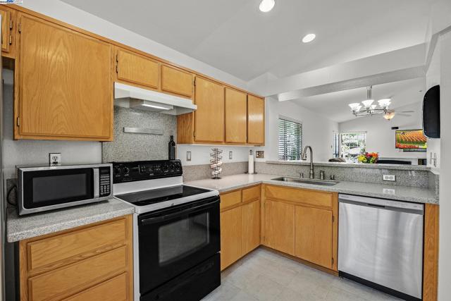 6997 Foxtail Dr, Livermore CA: https://media.crmls.org/mediaz/3cc0a585-d48c-43b7-b35d-8f2f94020871.jpg