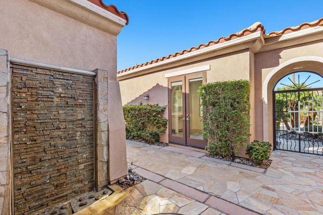 81071 Avenida Sombra, Indio CA: https://media.crmls.org/mediaz/3cc0dcdc-a7b9-4a44-adae-522050edeedc.jpg