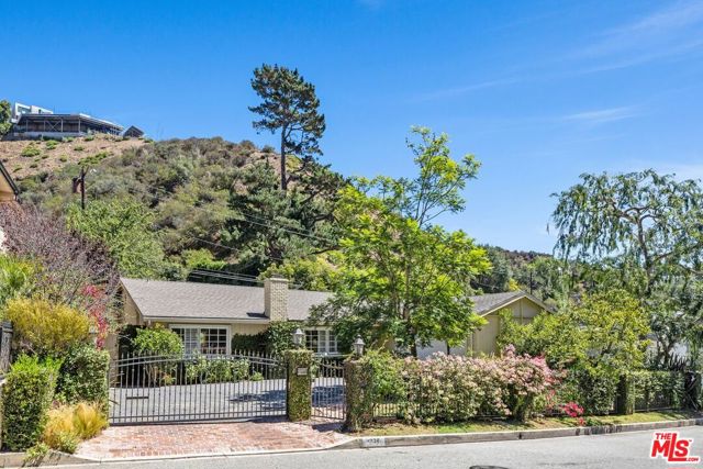 1834 Roscomare Road, Los Angeles CA: https://media.crmls.org/mediaz/3cc0e433-f88d-44aa-a79c-74004f1349ca.jpg