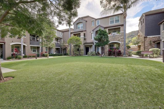 1801 Clare Ln, San Diego CA: https://media.crmls.org/mediaz/3cc22142-43fa-4eb2-970c-736a2bc7c087.jpg