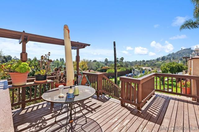 4816 Redondo Dr, La Mesa CA: https://media.crmls.org/mediaz/3cc256d3-16e5-472d-93f1-f045874d913f.jpg