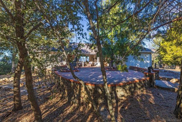 3306 Oak Grove, Julian CA: https://media.crmls.org/mediaz/3cc2d7da-fdbd-45ca-9ce4-31142848fd50.jpg