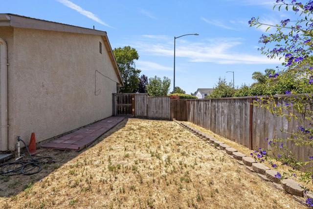 2301 Valley View Road, Hollister CA: https://media.crmls.org/mediaz/3cc3186c-19cc-477b-815e-b3ea510a3fcf.jpg