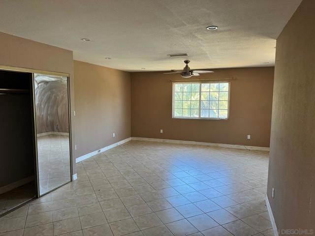 796 98 W Washington Ave, El Cajon CA: https://media.crmls.org/mediaz/3cc36b53-aecb-41c5-8126-5bff82acb82b.jpg