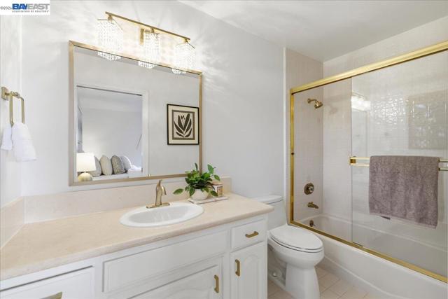 Image 32 of 60 For 5212 Blackhawk Dr