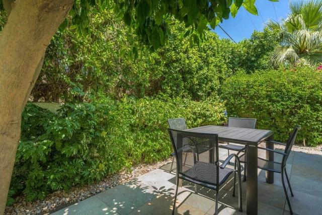 78190 Calle Cadiz, La Quinta CA: https://media.crmls.org/mediaz/3cc46784-3cbb-42f4-875e-224d4f2d6dce.jpg
