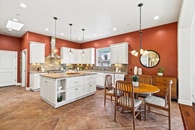 34150 Cartwright Place, Fremont CA: https://media.crmls.org/mediaz/3cc4b379-f1ba-4d7d-9913-161bd55c49ac.jpg