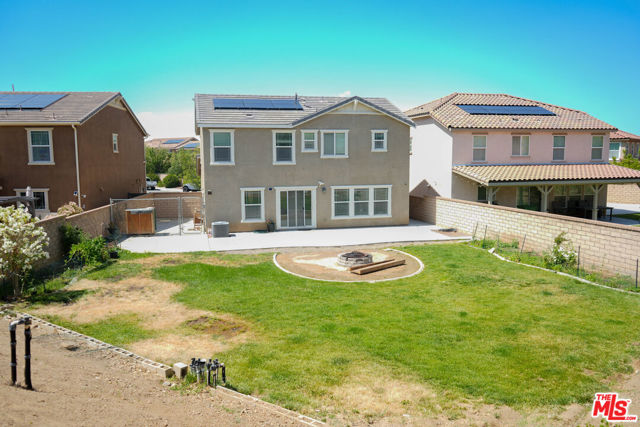 2732 Hemlock Road, Palmdale CA: https://media.crmls.org/mediaz/3cc5df11-4c8f-49f7-a522-9302ffacea6f.jpg