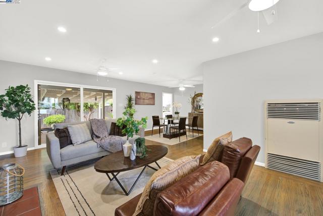 Image 6 of 32 For 3627 Loma Vista Ave