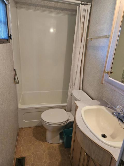 84136 Avenue 44, Indio CA: https://media.crmls.org/mediaz/3cc689c6-c7d2-4d49-84f6-d69817890eb8.jpg