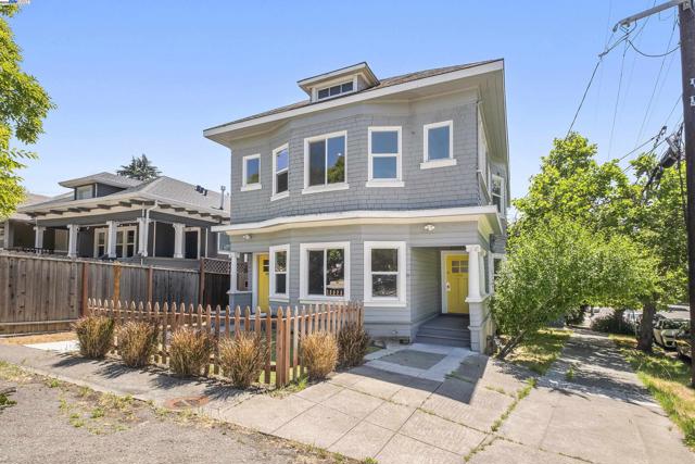 193 W Macarthur Blvd, Oakland CA: https://media.crmls.org/mediaz/3cc7096b-c128-45ae-b855-ee346f245578.jpg