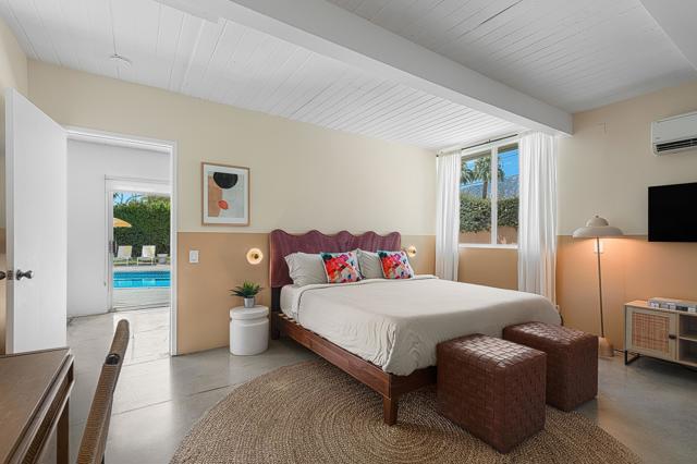 633 S Canon Drive, Palm Springs CA: https://media.crmls.org/mediaz/3cc70df1-f396-4567-87c8-bd458e204020.jpg