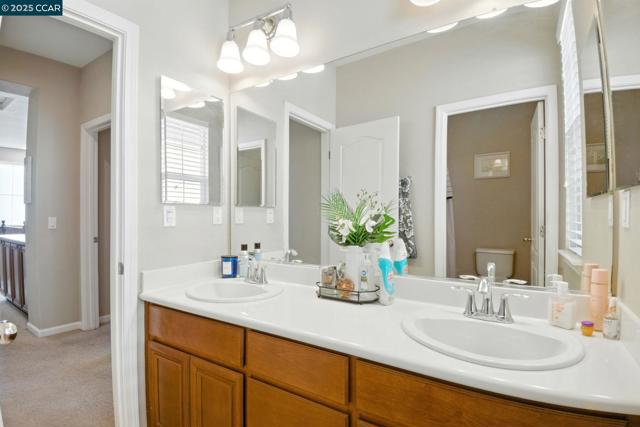 35 Belluno Dr, Stockton CA: https://media.crmls.org/mediaz/3cc74d8a-aa37-4186-b0d2-6828a771dcf9.jpg