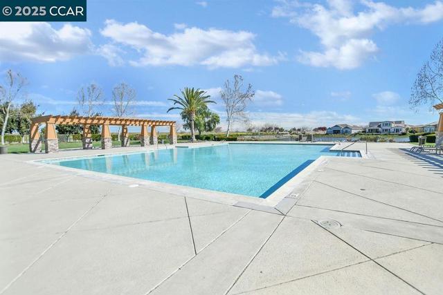 929 Painted Shore Court, Oakley CA: https://media.crmls.org/mediaz/3cc768c3-5aa5-48fb-a7ce-f3b2f2521475.jpg