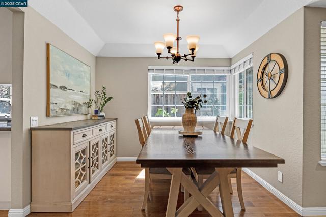 60 Rainbow Cir, Danville CA: https://media.crmls.org/mediaz/3cc7bcb0-6538-4ccd-b84f-0d86b35e33f3.jpg