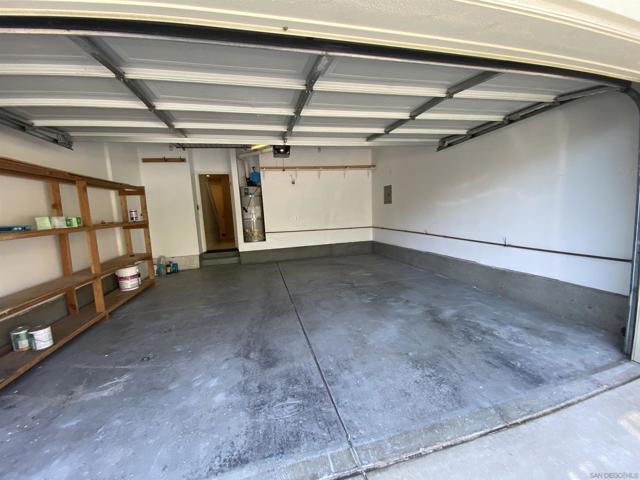 1386 Dandelion Way, San Marcos CA: https://media.crmls.org/mediaz/3cc7c5d0-9ae8-409a-8897-12ddd349dfac.jpg