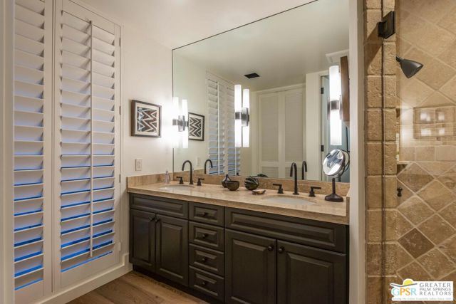 8 Surrey Court, Rancho Mirage CA: https://media.crmls.org/mediaz/3cc8432e-7266-48a6-9030-f56a82a5c0a6.jpg