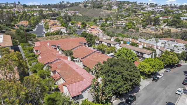 Detail Gallery Image 29 of 31 For 2352 Altisma Way #13,  Carlsbad,  CA 92009 - 2 Beds | 2 Baths