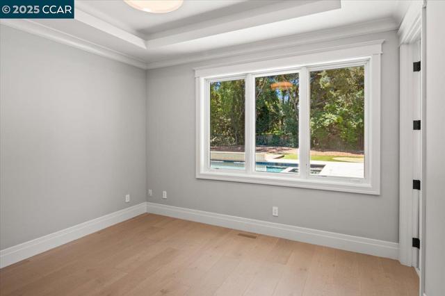 74 Middlefield Rd, Atherton CA: https://media.crmls.org/mediaz/3cc8e849-134b-478a-a8e7-c1048daff805.jpg