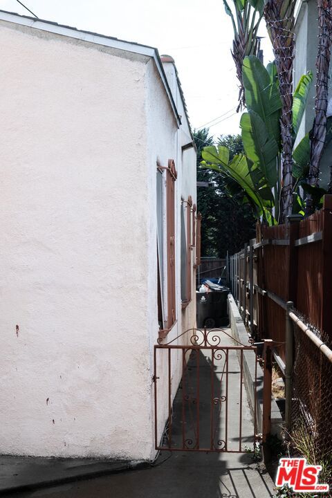 4214 W Slauson Avenue, Los Angeles CA: https://media.crmls.org/mediaz/3cc8f17f-5683-46dd-9926-e5a99b4f6f7c.jpg