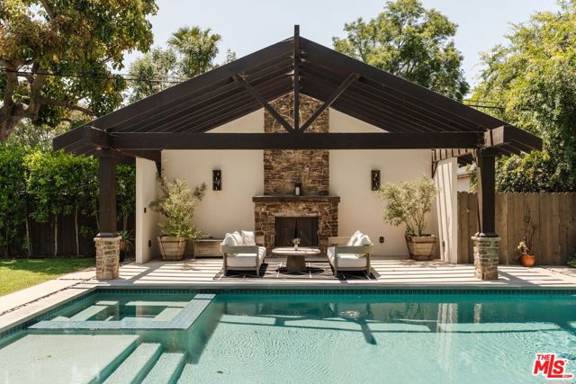 11734 Huston Street, Valley Village CA: https://media.crmls.org/mediaz/3cc95c8f-47fb-4ccd-988c-07a0c7ba73e8.jpg