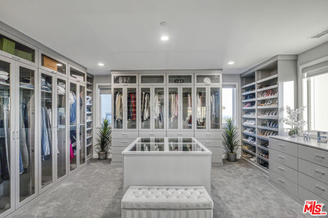 20254 Liverpool Way, Porter Ranch CA: https://media.crmls.org/mediaz/3cc9a488-c7ee-4e34-b6ce-4167682a5e69.jpg