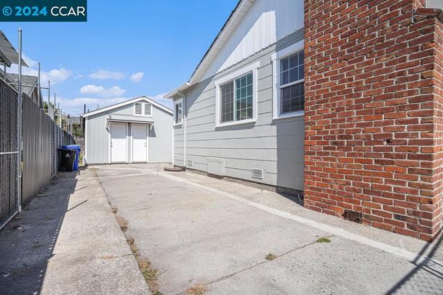 Image 32 of 37 For 637 43rd Street