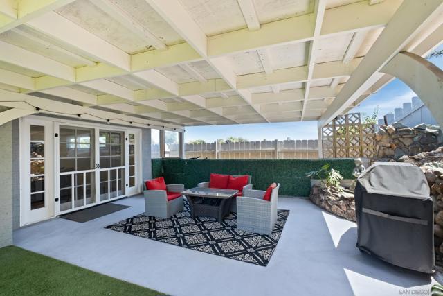 4542 Toni Lane, La Mesa CA: https://media.crmls.org/mediaz/3ccbb547-17e3-4b1a-b087-d6125cebc453.jpg