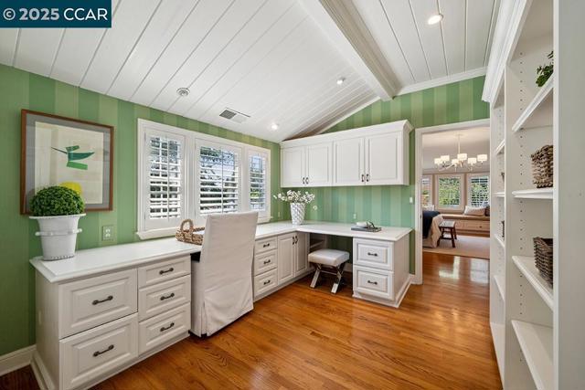 231 Sundown Ter, Orinda CA: https://media.crmls.org/mediaz/3cccd131-4aa9-48cb-b16b-ac4a36f01cc1.jpg