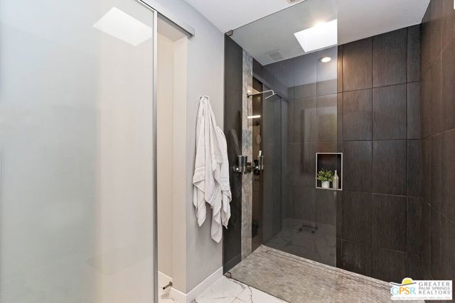 1475 E Amado Road, Palm Springs CA: https://media.crmls.org/mediaz/3cce062c-d72a-40bf-9427-fb90101d7dbd.jpg