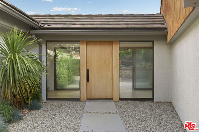 24728 Vantage Point Terrace, Malibu CA: https://media.crmls.org/mediaz/3cce328d-aa73-41b5-9620-db7ae4ee0eca.jpg