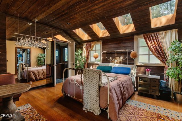 4953 Alta Canyada Road, La Canada Flintridge CA: https://media.crmls.org/mediaz/3ccea600-7be6-46ef-93c8-5f5de58eb930.jpg