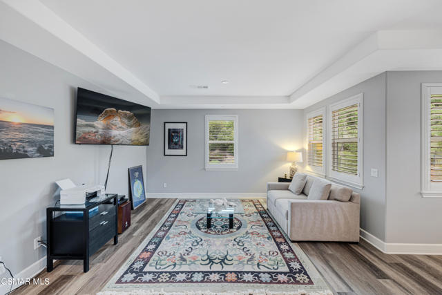 6923 Ridgemark Court, Moorpark CA: https://media.crmls.org/mediaz/3cced850-2e31-42fd-9be9-10f79badef86.jpg