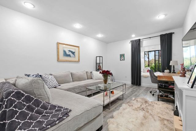 19950 Elfin Forest Ln, Escondido CA: https://media.crmls.org/mediaz/3ccefab5-83ec-40f3-98a3-d015c5f2bfd7.jpg