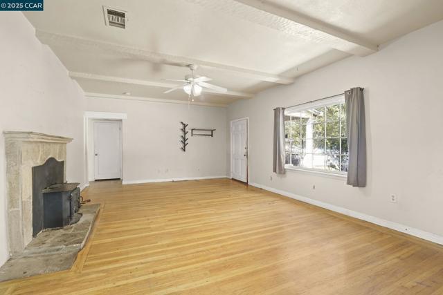 1561 Farm Bureau Rd, Concord CA: https://media.crmls.org/mediaz/3ccf00e3-bffe-4aa2-9ac6-ac6889a55235.jpg