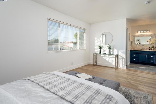 4452 Alice Way, Union City CA: https://media.crmls.org/mediaz/3ccf1b31-e9aa-4039-a212-62f19b14a205.jpg