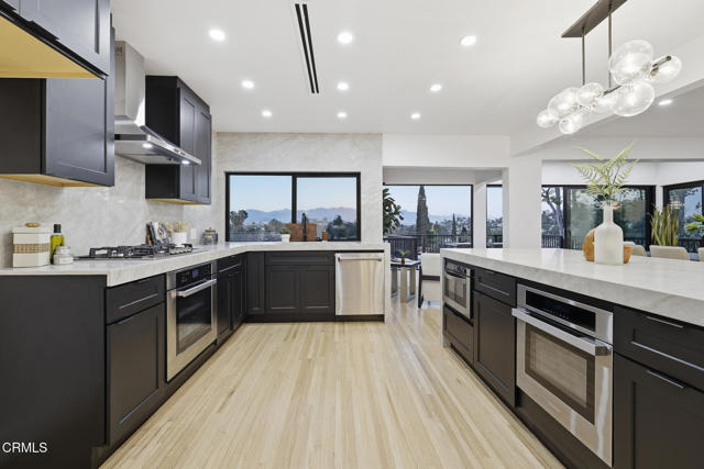 Detail Gallery Image 7 of 63 For 2001 Kenilworth Avenue Ave, Los Angeles,  CA 90039 - 4 Beds | 4 Baths