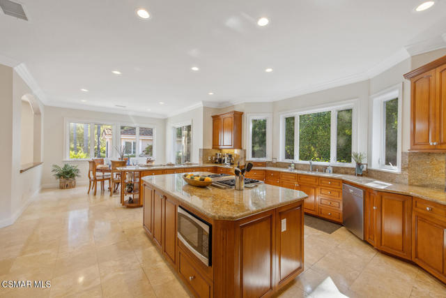 758 Camino Dos Rios, Thousand Oaks CA: https://media.crmls.org/mediaz/3ccfa946-7594-4cfd-ba84-0afdb7aaf29e.jpg