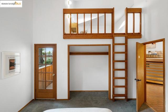 2112 Manzanita Dr, Oakland CA: https://media.crmls.org/mediaz/3ccfecad-8e71-4883-b0c9-20901008e6ef.jpg
