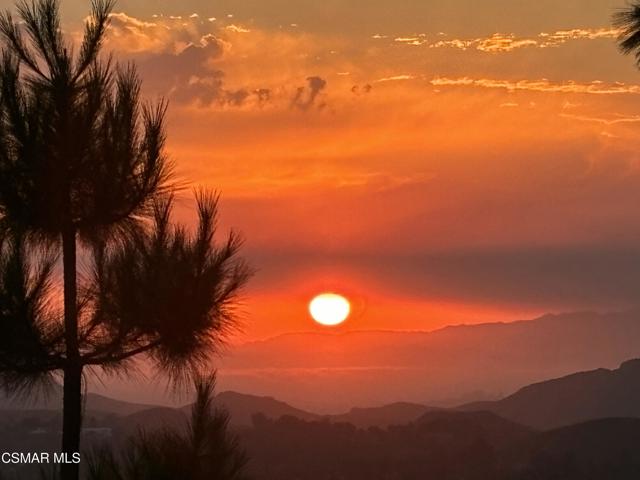 775 Parmenter Avenue, Thousand Oaks CA: https://media.crmls.org/mediaz/3cd022d7-64f6-4caf-87f2-061673869bfe.jpg