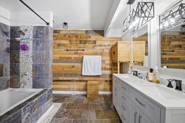 Detail Gallery Image 14 of 20 For 1489 Goldrush Way, Oceanside,  CA 92057 - 2 Beds | 2 Baths