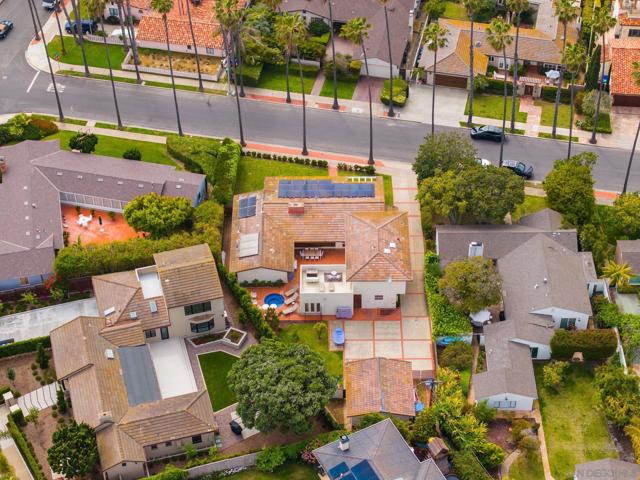 6423 Avenida Cresta, La Jolla CA: https://media.crmls.org/mediaz/3cd0dffa-1954-493b-98a8-5b86be38c893.jpg